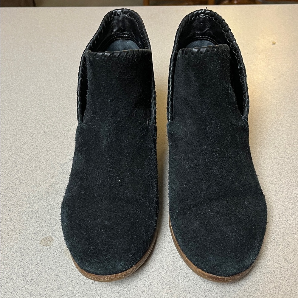 Black Suede Ankle Boots / Jack Roger’s